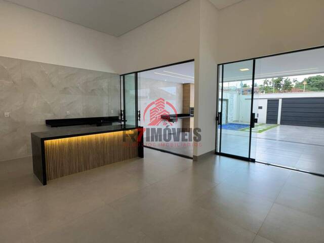 #2951 - Casa para Venda em Goiânia - GO - 3