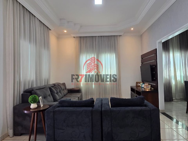 #2953 - Casa para Venda em Goiânia - GO - 3