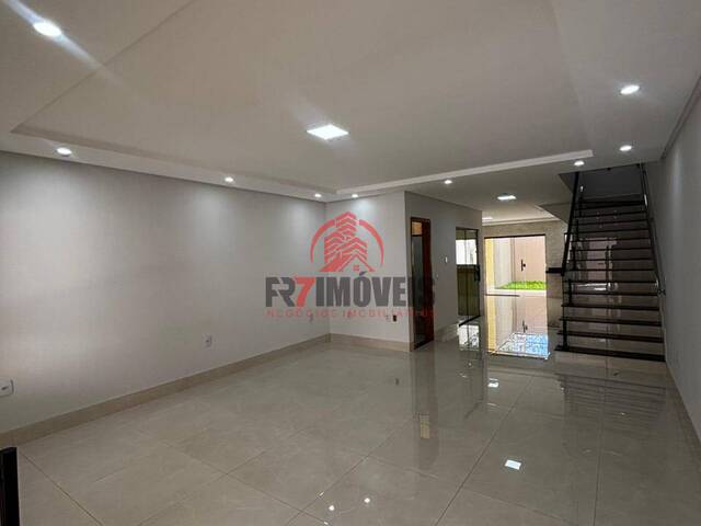 #2964 - Sobrado para Venda em Goiânia - GO - 3