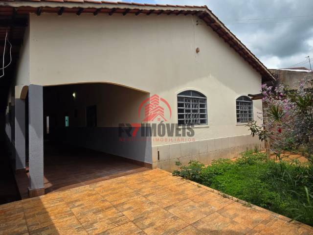 #2975 - Casa para Venda em Goiânia - GO - 1