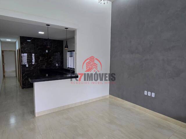 #3000 - Casa para Venda em Goiânia - GO - 3