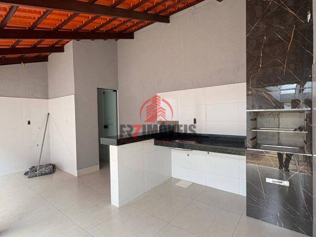 #3019 - Casa para Venda em Goiânia - GO - 2