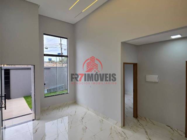 #3024 - Casa para Venda em Goiânia - GO - 2