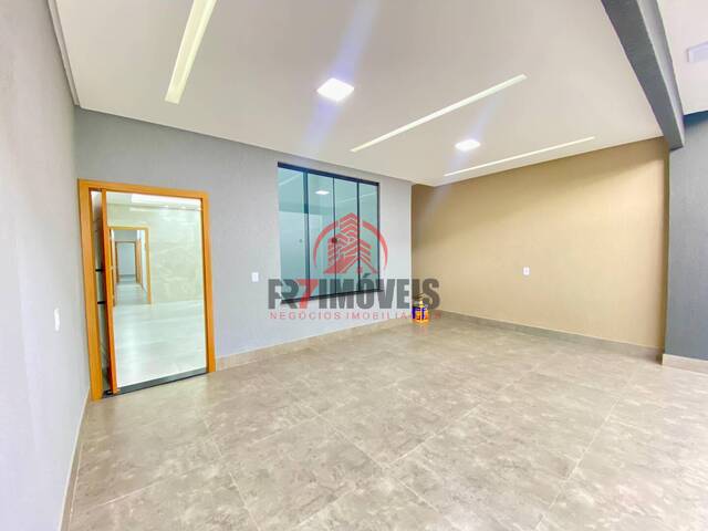 #3027 - Casa para Venda em Goiânia - GO - 3