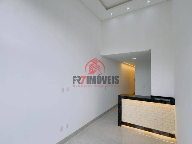 #3031 - Casa para Venda em Goiânia - GO - 2