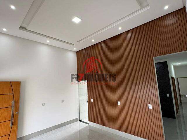 #3032 - Casa para Venda em Goiânia - GO