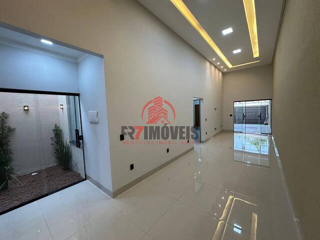 #3035 - Casa para Venda em Aparecida de Goiânia - GO