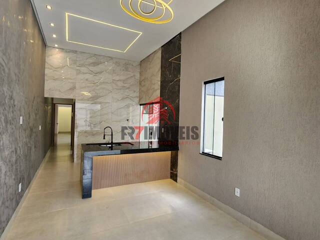 #3038 - Casa para Venda em Goiânia - GO - 2