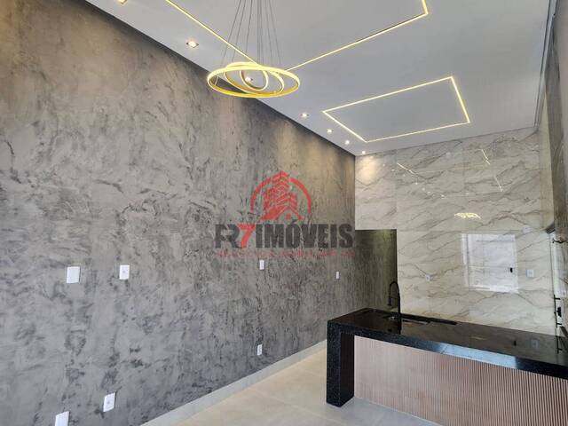 #3038 - Casa para Venda em Goiânia - GO - 3