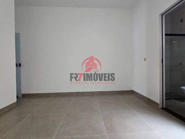 #3043 - Casa para Venda em Goiânia - GO