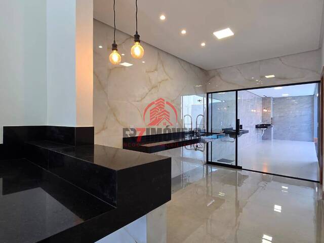 #3045 - Casa para Venda em Goiânia - GO - 2