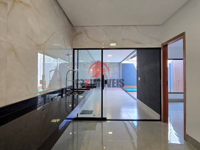 #3045 - Casa para Venda em Goiânia - GO - 3