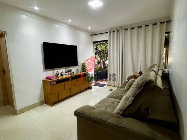 #3049 - Casa em condomínio para Venda em Goiânia - GO - 3