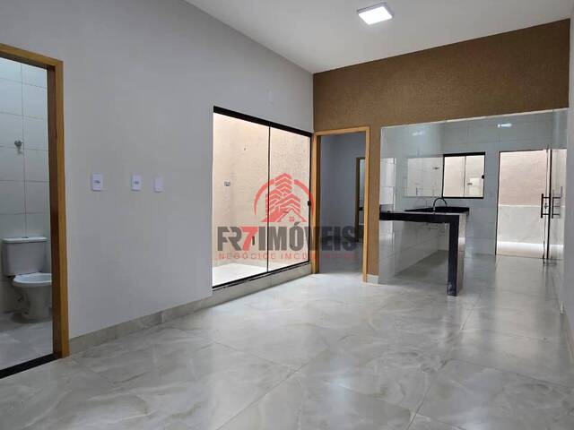 #3058 - Casa para Venda em Goiânia - GO