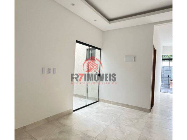 #3057 - Casa para Venda em Goiânia - GO - 3