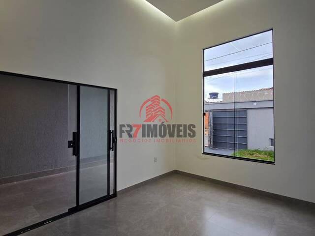 #3064 - Casa para Venda em Goiânia - GO