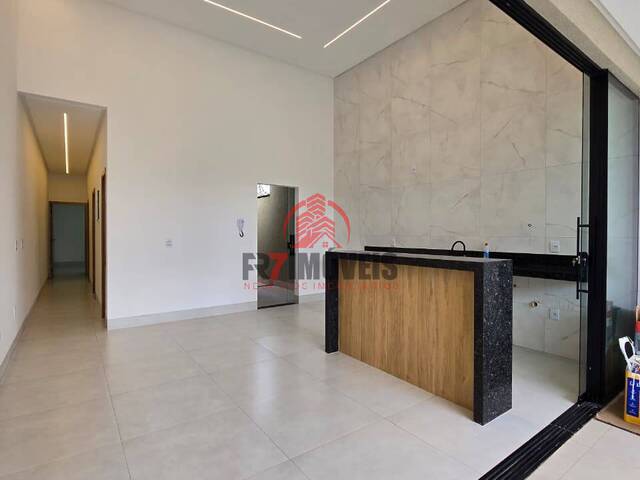 #3072 - Casa para Venda em Goiânia - GO