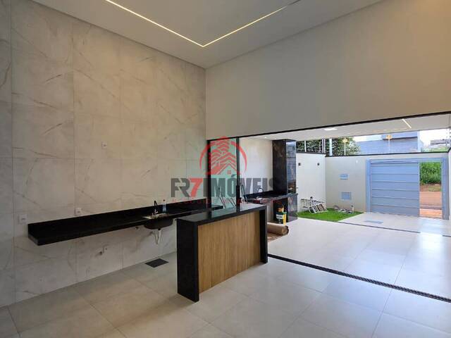 #3072 - Casa para Venda em Goiânia - GO