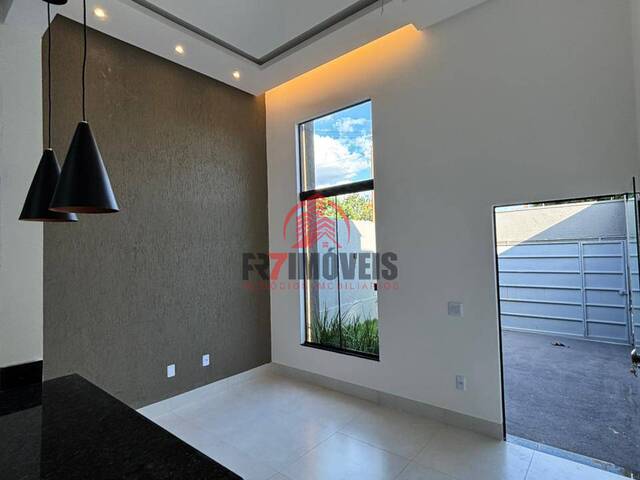 #3073 - Casa para Venda em Goiânia - GO - 2