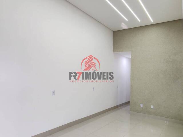 #3082 - Casa para Venda em Goiânia - GO - 2