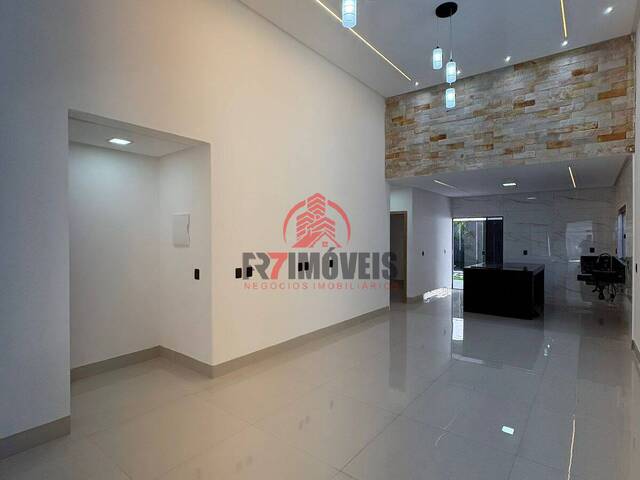 #3092 - Casa para Venda em Goiânia - GO