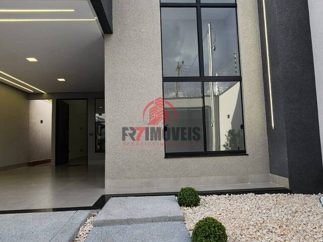 #3053 - Casa para Venda em Goiânia - GO - 1