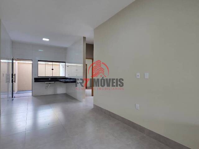 #3104 - Casa para Venda em Goiânia - GO