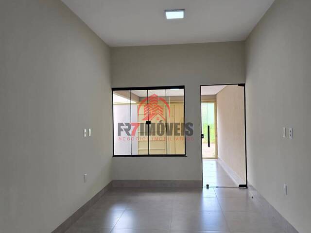 #3104 - Casa para Venda em Goiânia - GO