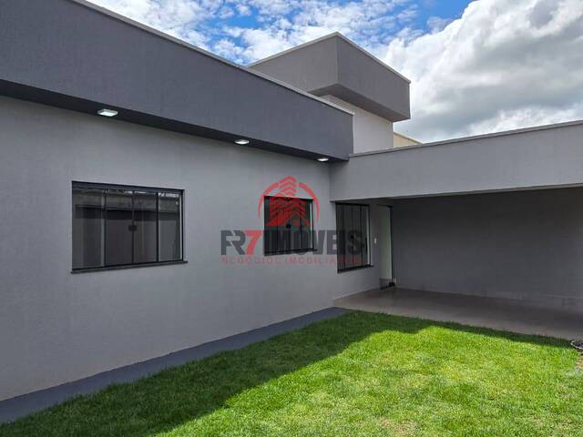 #3106 - Casa para Venda em Goiânia - GO - 1