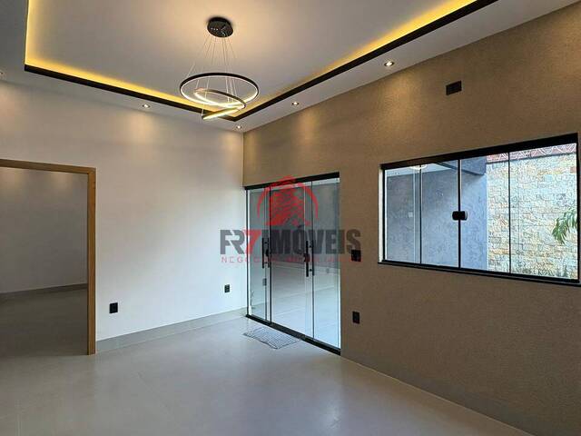 #3115 - Casa para Venda em Goiânia - GO - 3