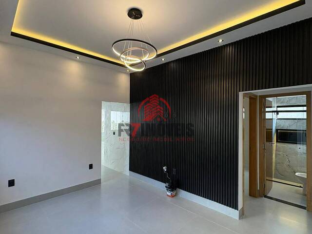 #3115 - Casa para Venda em Goiânia - GO - 2