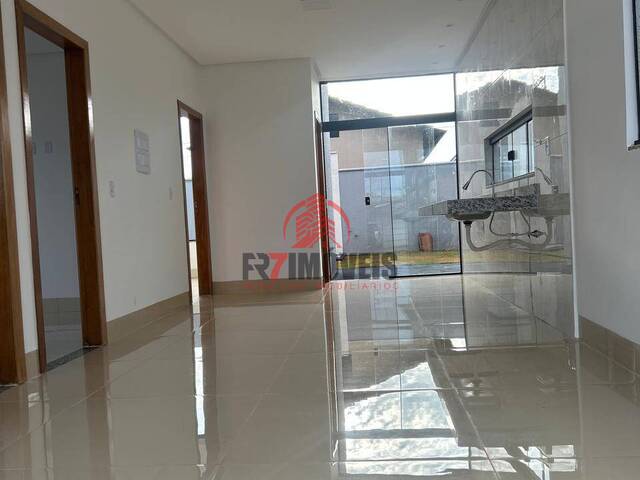 #3120 - Casa para Venda em Trindade - GO - 3