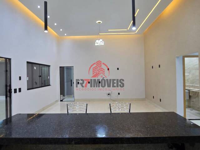 #3124 - Casa para Venda em Goiânia - GO - 2