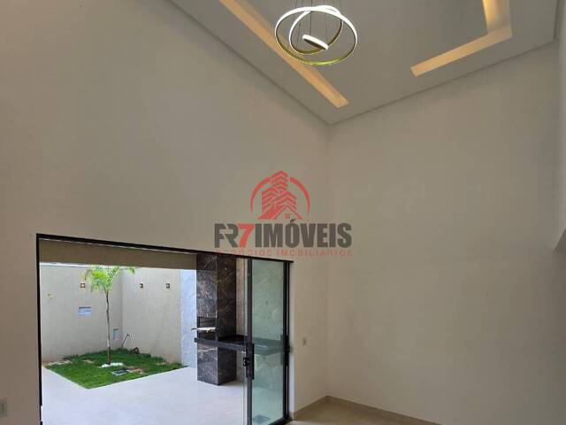 #3125 - Casa para Venda em Goiânia - GO