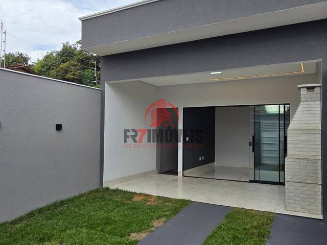 #3006 - Casa para Venda em Goiânia - GO