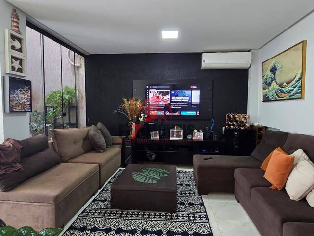 #3130 - Sobrado para Venda em Goiânia - GO