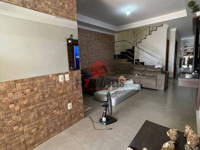 Sobrado para Venda em Goiânia - 4