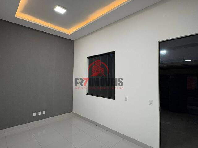 Casa para Venda em Goiânia - 3