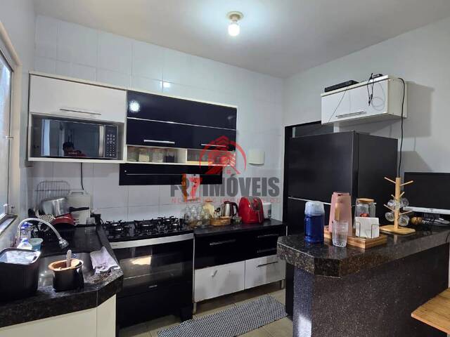 Sobrado para Venda em Goiânia - 4