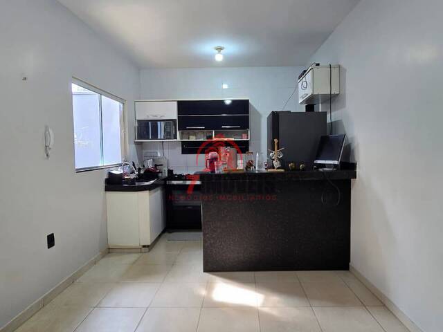 Sobrado para Venda em Goiânia - 5