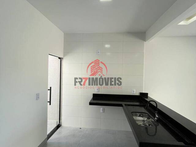 Casa para Venda em Goiânia - 4