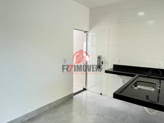 Casa para Venda em Goiânia - 5