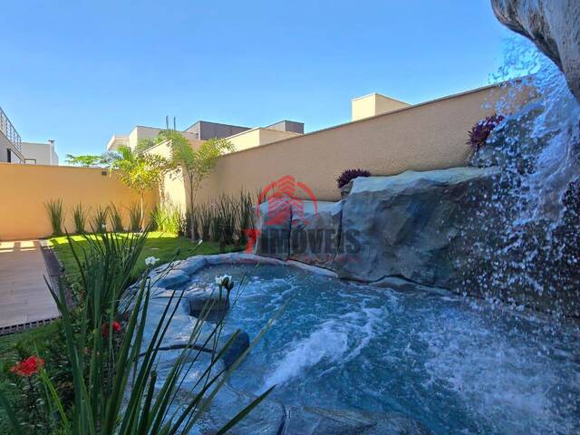 Sobrado para Venda em Goiânia - 2