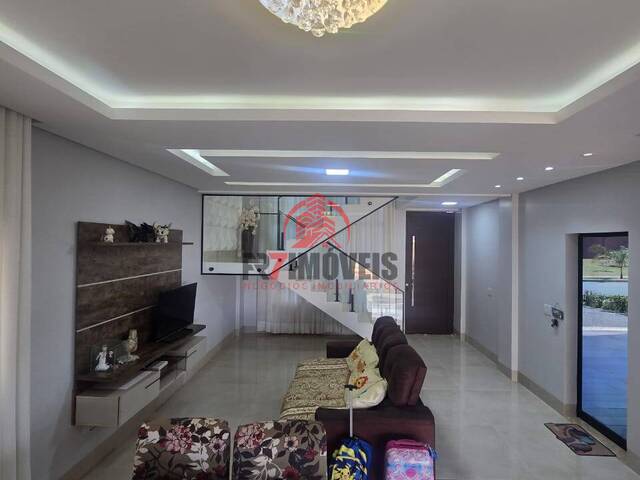 #3048 - Sobrado para Venda em Goiânia - GO - 3